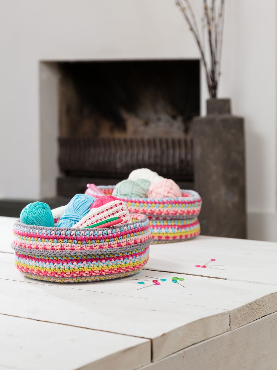 Patroon Happy Colours muis in mandje