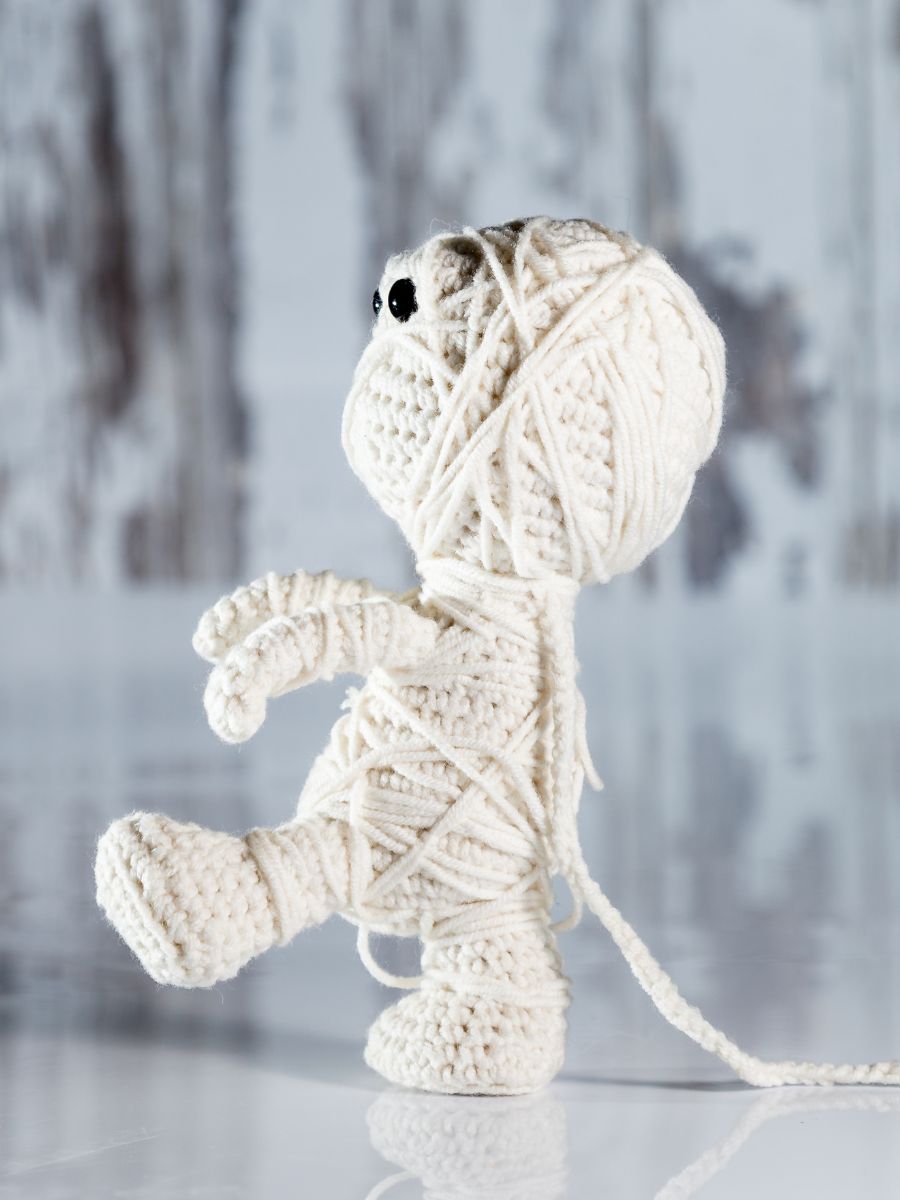 Mummie Ramsis wandelende zijkant